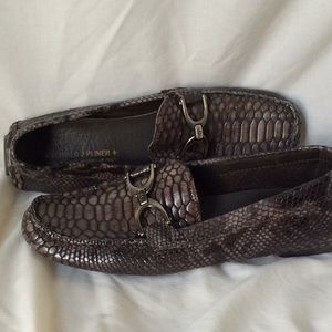 Crock embossed loafers with buckle